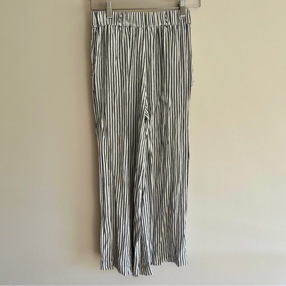 Aritzia Wilfred Faun Pant Striped, wide-leg pant - Picture 6 of 8